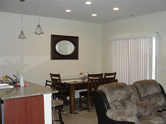 3rd image of 6 Knollwood Dr