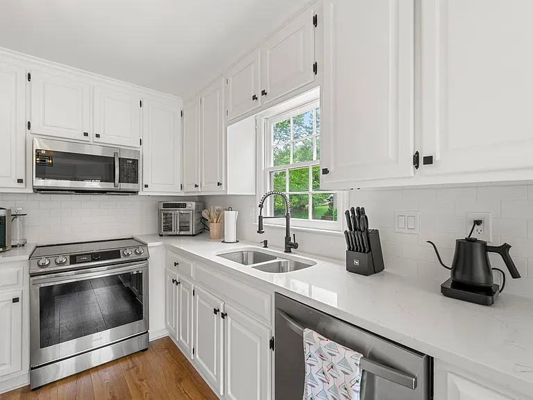 4115 Tanbark Dr NE — Photo 15