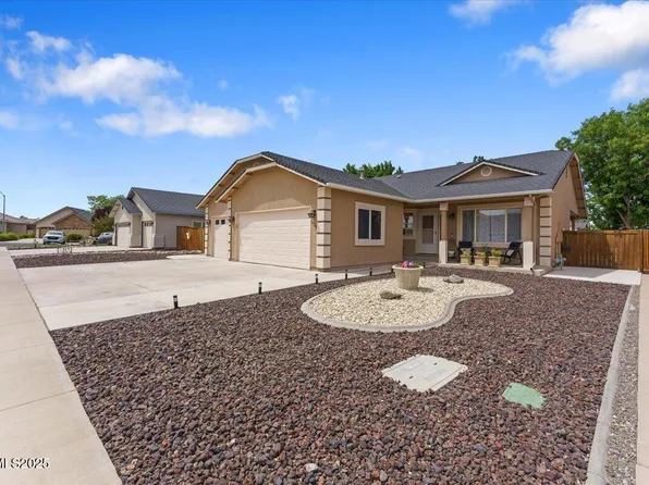 1716 Bunker Ct, Fernley, NV 89408