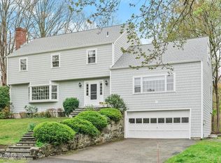 9 Fox Hollow Ln, Cos Cob, CT 06807