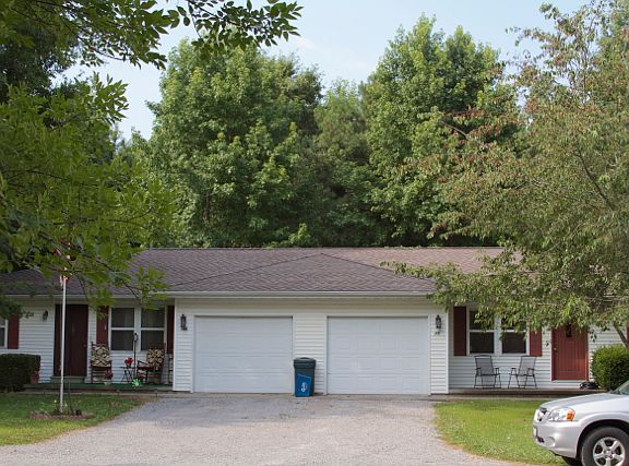 4th image of 12 Goldenwood Ln