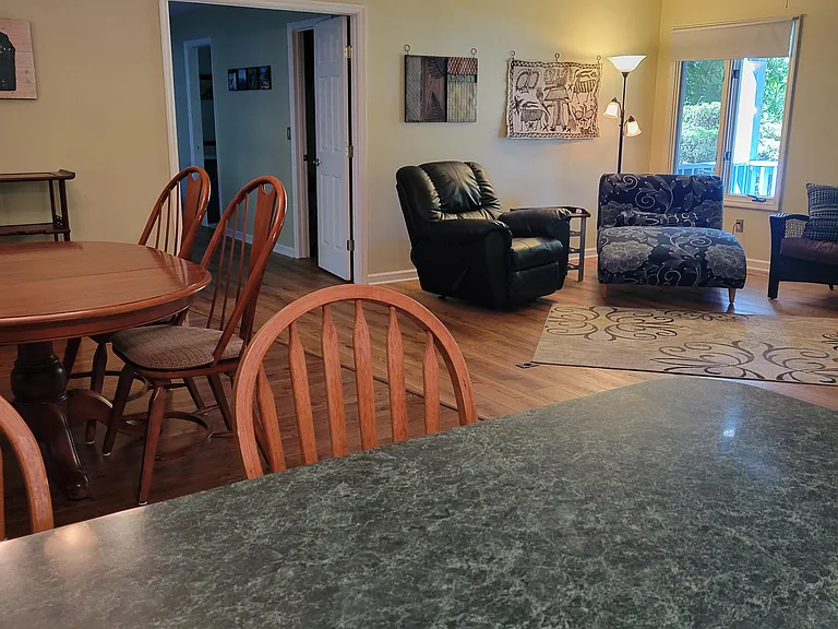 111 Gilford Ter — Photo 12