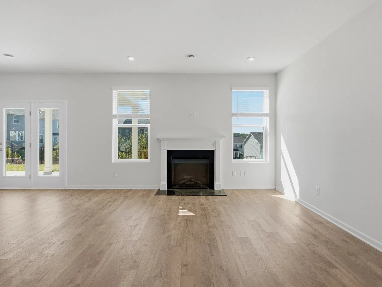 4 bed, 3.5 bath, 2574 sqft, $3,300 — Photo 4