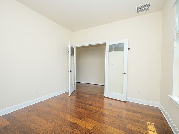 5th image of 4233 Privacy Hedge St