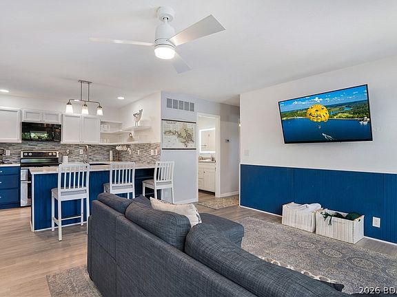 4th image of 24930 Leona Ln