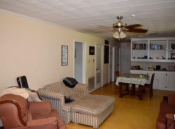 5th image of 318 Peachtree Dr