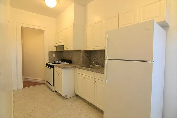 Rented by Zuz Realty | media 11