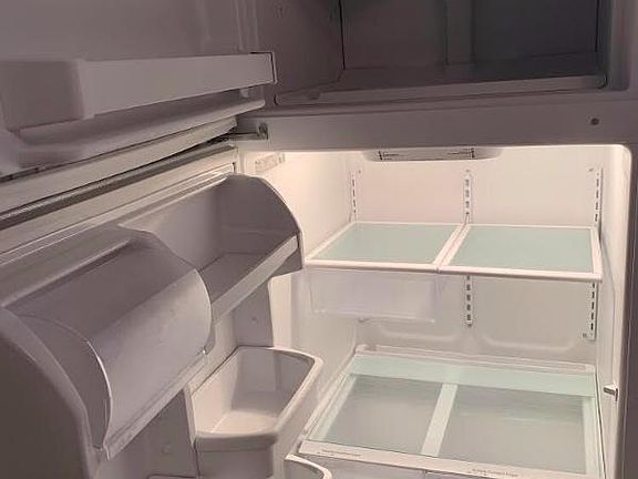 4th image of 211 Circle Dr APT 28