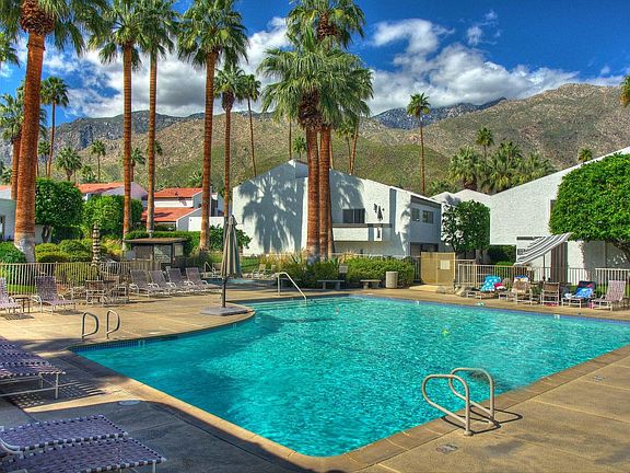 Beautiful Community Resort Style Pool