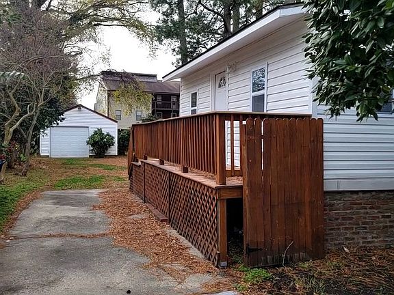 3rd image of 1025 E Bayview Blvd