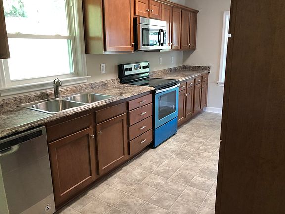 3rd image of 3665 Iredell Ave