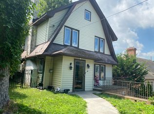 58 Hicks Ln, Great Neck, NY 11024