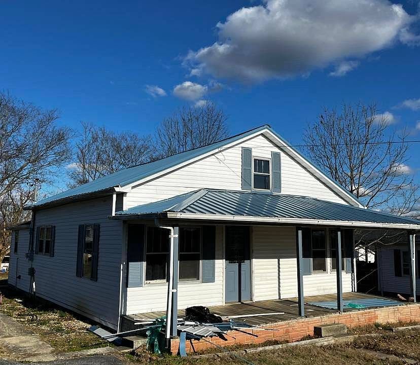 1st image of 310 Woodland St
