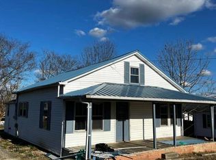 310 Woodland St, Burkesville, KY 42717