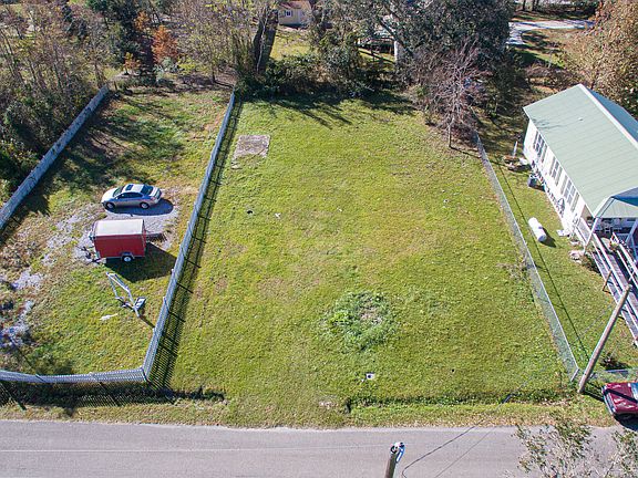 2nd image of 218 Ballentine St