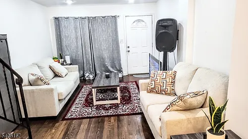 8 Van Nostrand Ave Photo 1