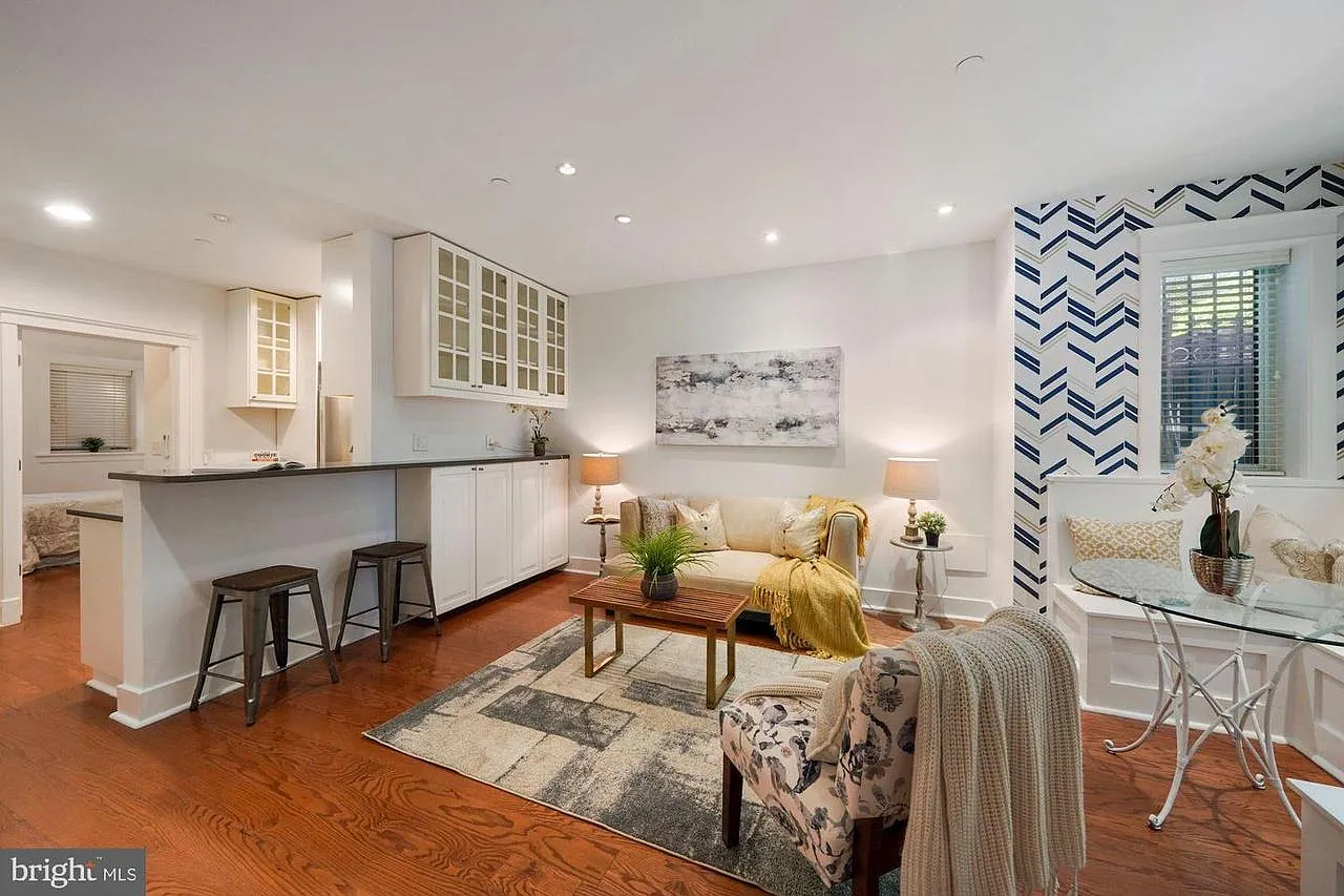 2 bed, 646 sqft, $3,195 — Photo 3