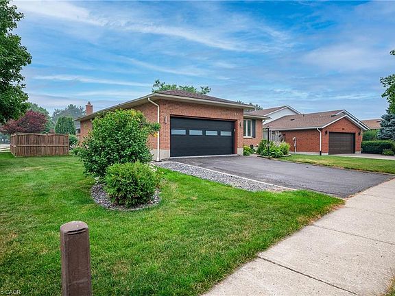 2nd image of 363 Twinflower Cres
