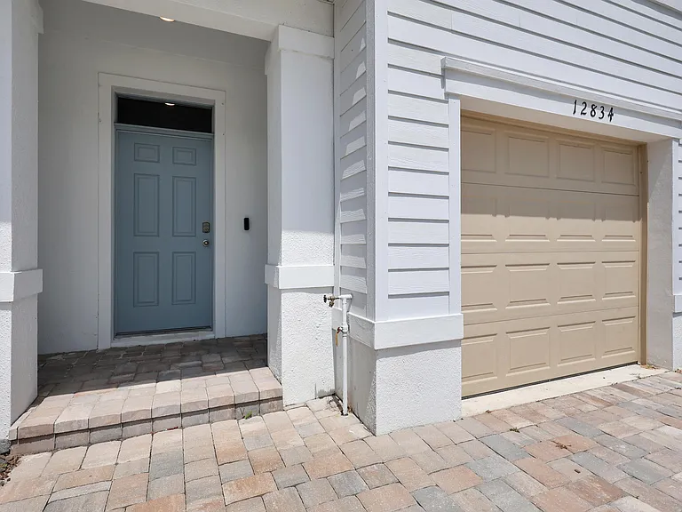 12834 SW Forli Way — Photo 2