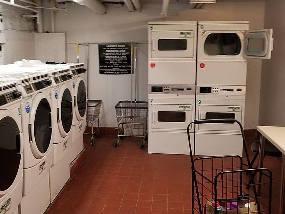 4th image of 2060 E 19th St APT 2I