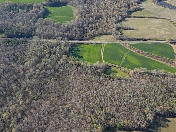 3rd image of 1337 Candy Creek Rd