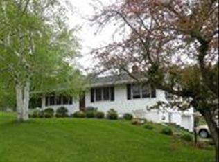 9 Easy St, Troy, NY 12180