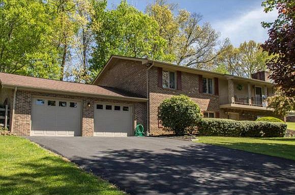 1st image of 352 Heritage Dr