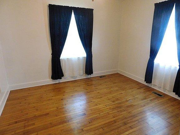 5th image of 1082 Meadow Ln