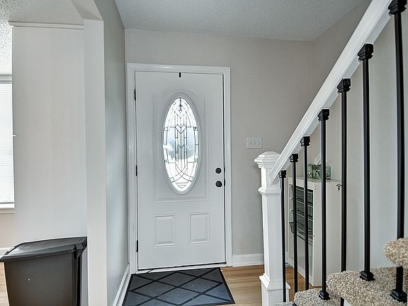 3rd image of 770 Spence Cir