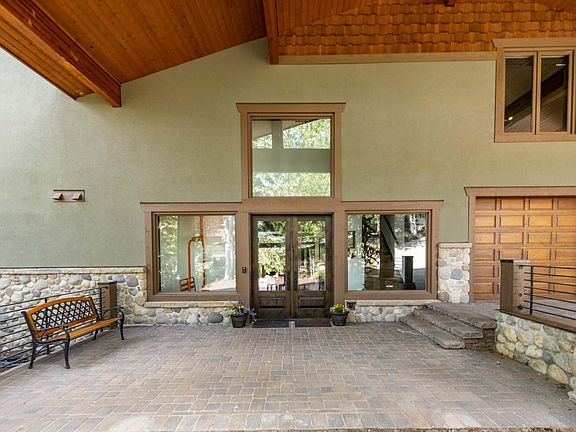 3rd image of 10 Ashley Ct