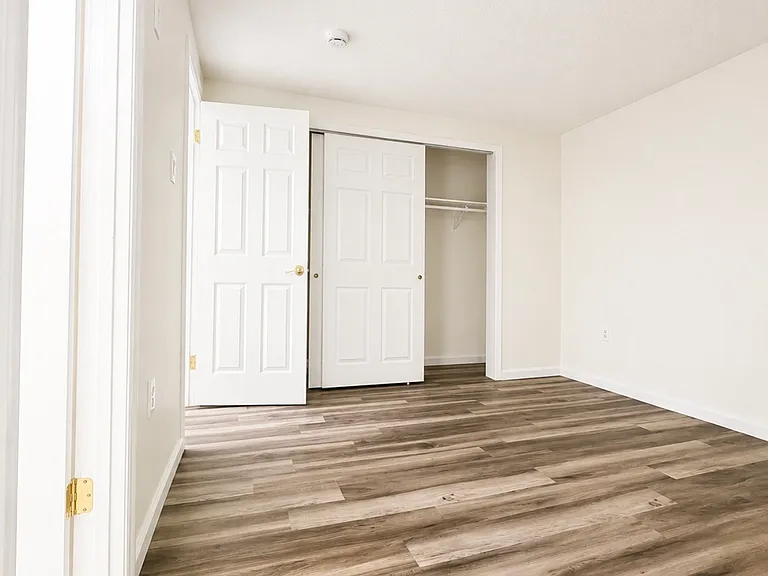304 Lake Crystalbrook Dr — Photo 22