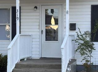 319 E Dundee St, Smithfield, NC 27577