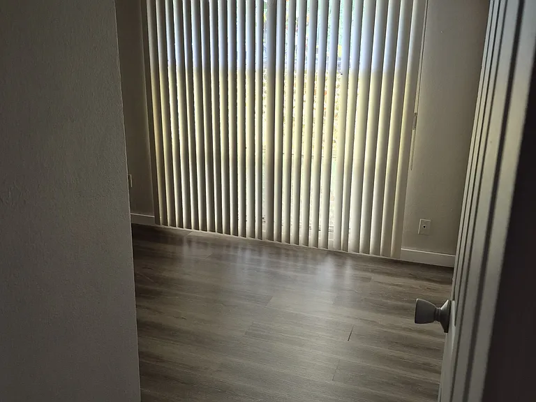 2117 Barcelona Dr — Photo 32