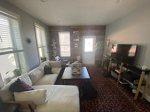 3rd image of 301 E 5th Ave