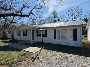132 5th St, Tracy City, TN 37387