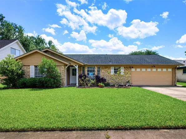 1912 Winding Creek Dr, Pearland, TX 77581