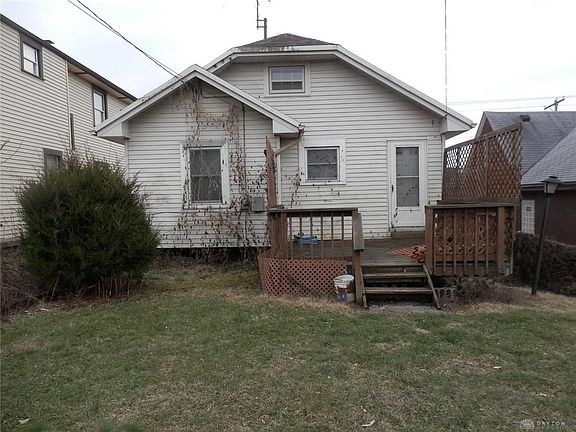3rd image of 77 E Hillcrest Ave