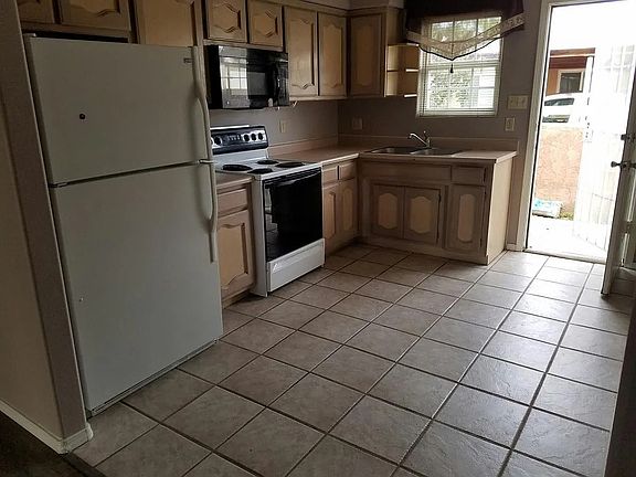 3rd image of 308 Jefferson St NE #A