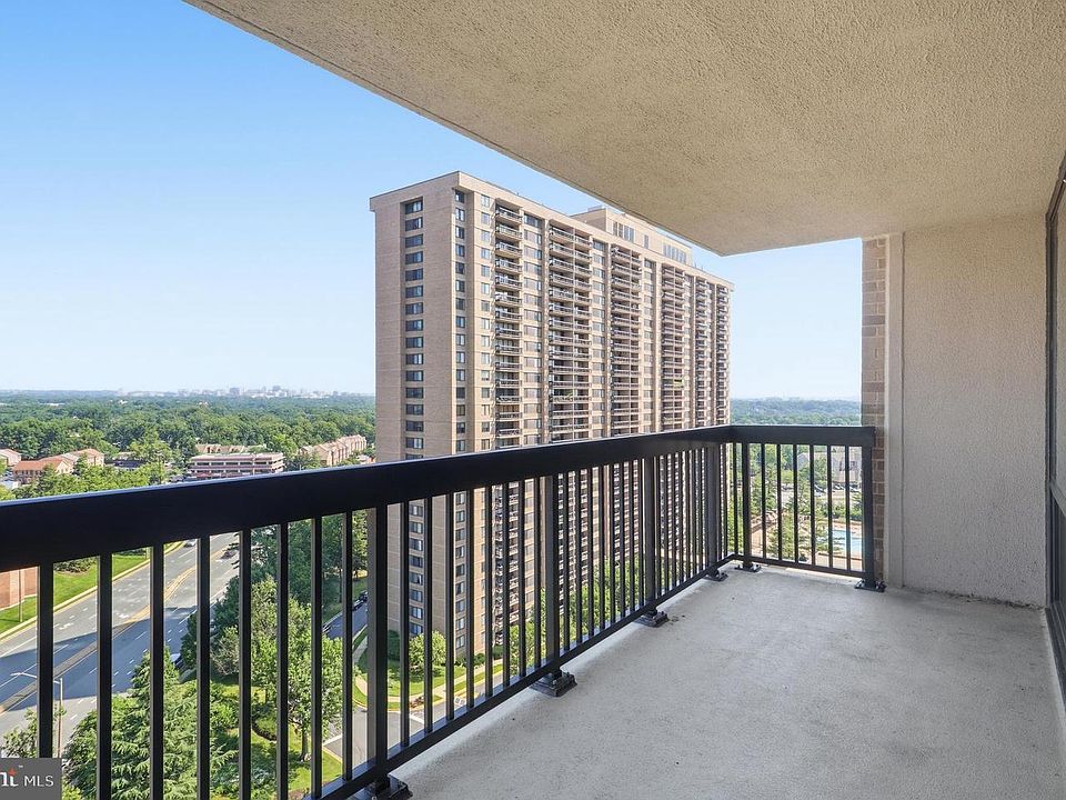 1st image of 3709 S George Mason Dr APT 1305