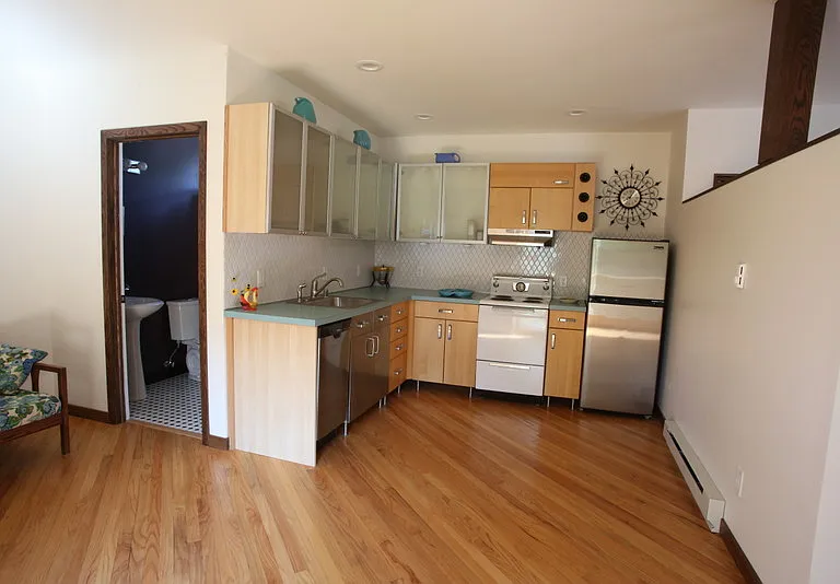 109 E Lakeside St #107 — Photo 7