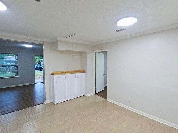 4th image of 3713 Dunn Rd