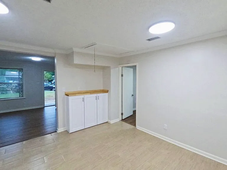 3713 Dunn Rd — Photo 4