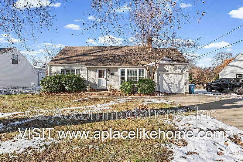 1st image of 7404 Village Dr