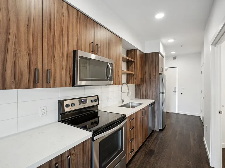 The Strauss on Burnside — Photo 24