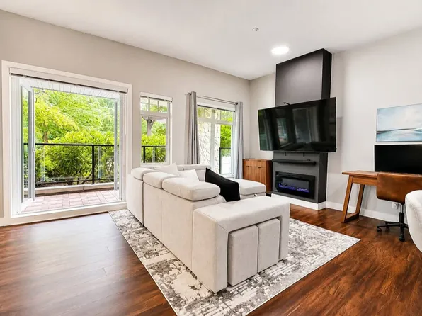 1375 Bear Mountain Pkwy #120, Langford, BC V9B 0C9