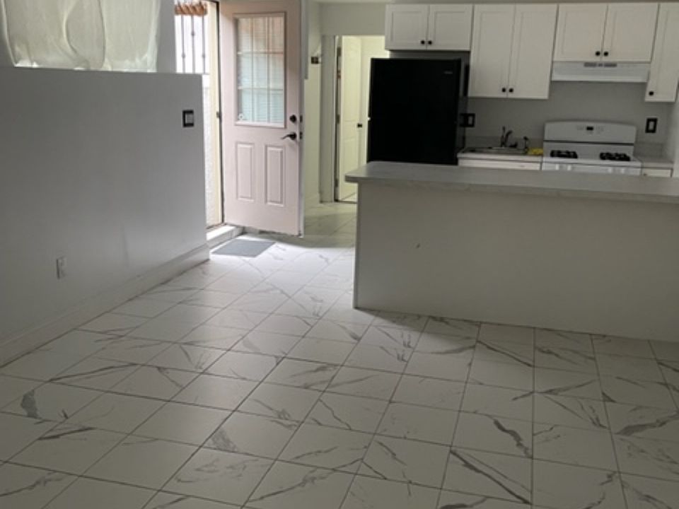 1st image of 375 Crystal Ave #1