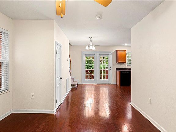 3rd image of 864 Blue Spruce Way
