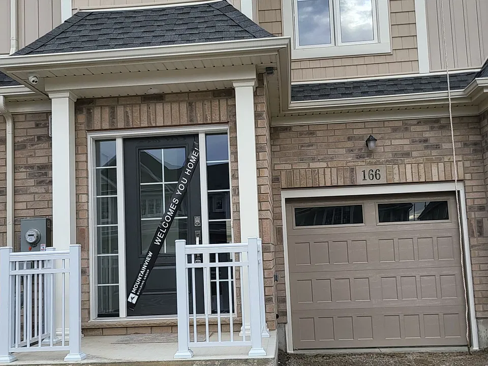 166 Bur Oak Dr