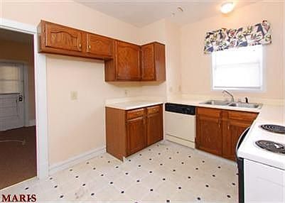 2nd image of 9019 Bridgeport Ave