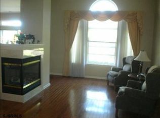 194 Southampton Dr #4, Galloway, NJ 08205